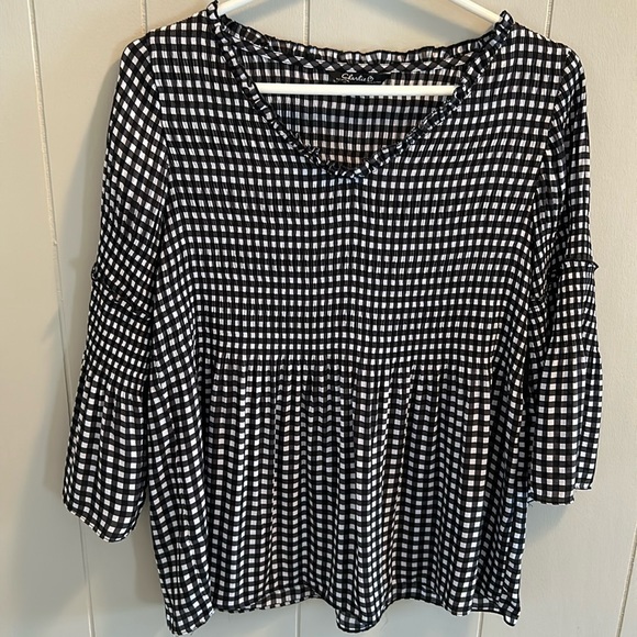 Charlie B. Women's Black White Gingham Flounce Blouse V-Neck. Size S. - Picture 1 of 9